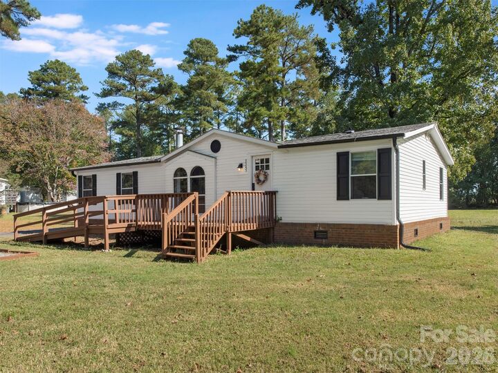 Property Photo: 3345 Roundcliff Drive NC 28025