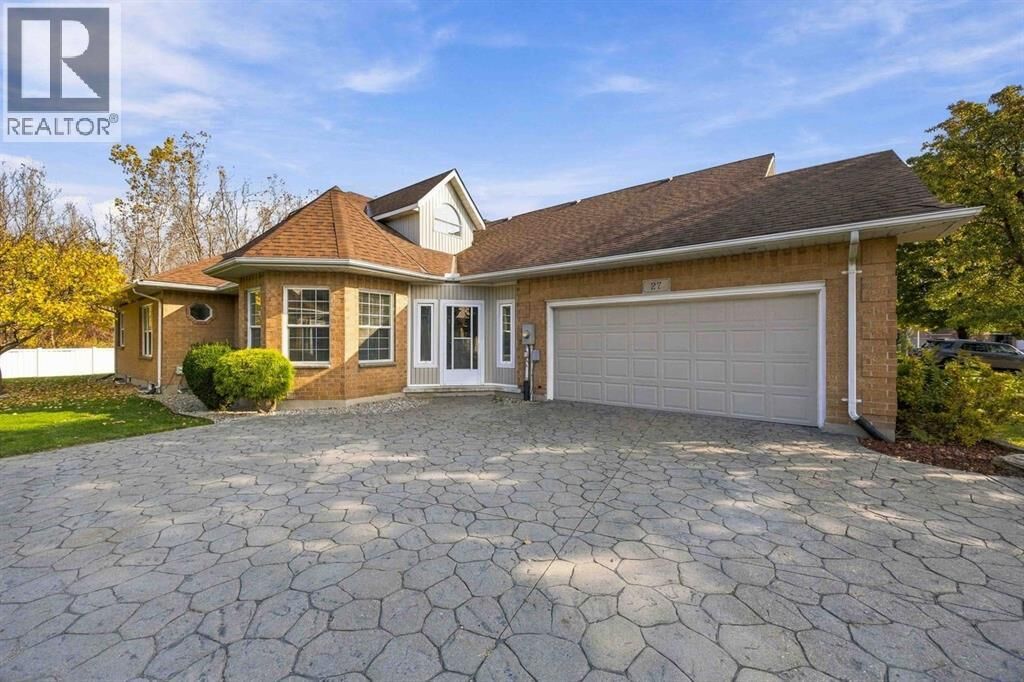 Property Photo:  27 Michael Snow Court  ON N7W 1B8 