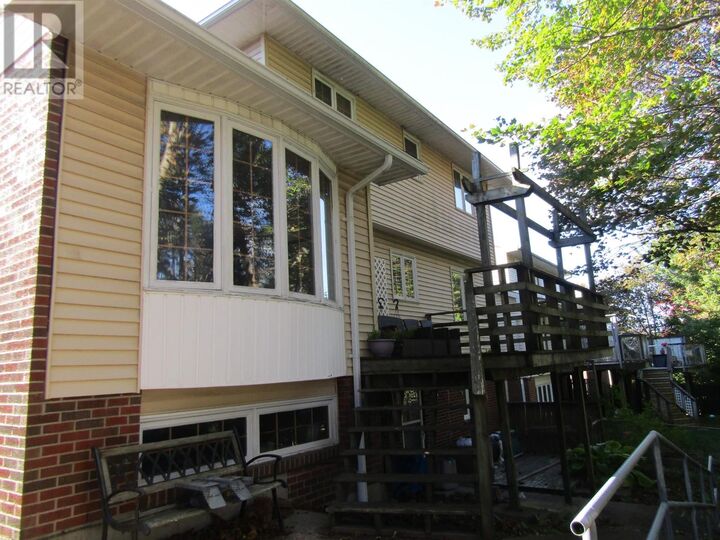 Property Photo:  10 Amberwood Court  NS B3M 3X7 