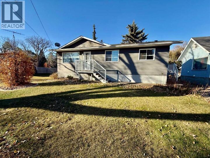 Property Photo:  5224 52 Street  AB T0B 3S0 