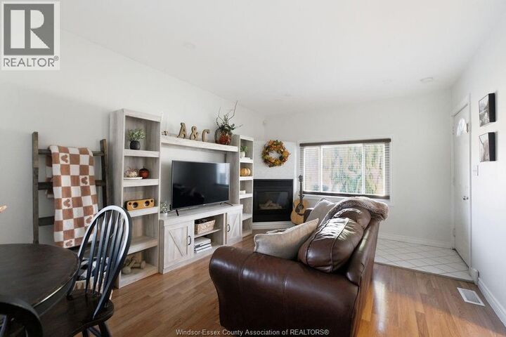 Property Photo:  1903 Buckingham Drive  ON N8T 2A9 