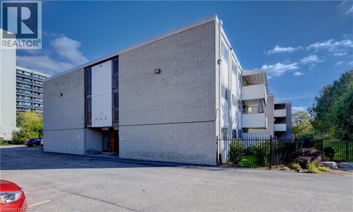 Property Photo:  24 Mooregate Crescent 202  ON N2M 2G1 