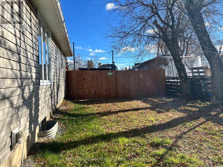 Property Photo: 37 King Street ON P5N 1K5