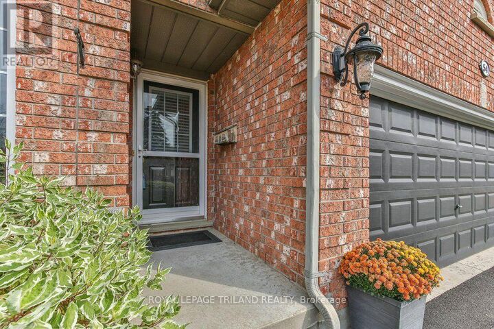 Property Photo:  54 Bowcott Crescent  ON N5V 4W8 