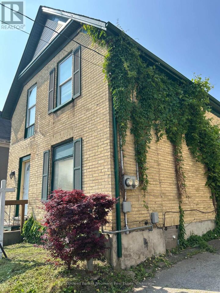 Property Photo:  155 Weber Street East  ON N2H 1E1 