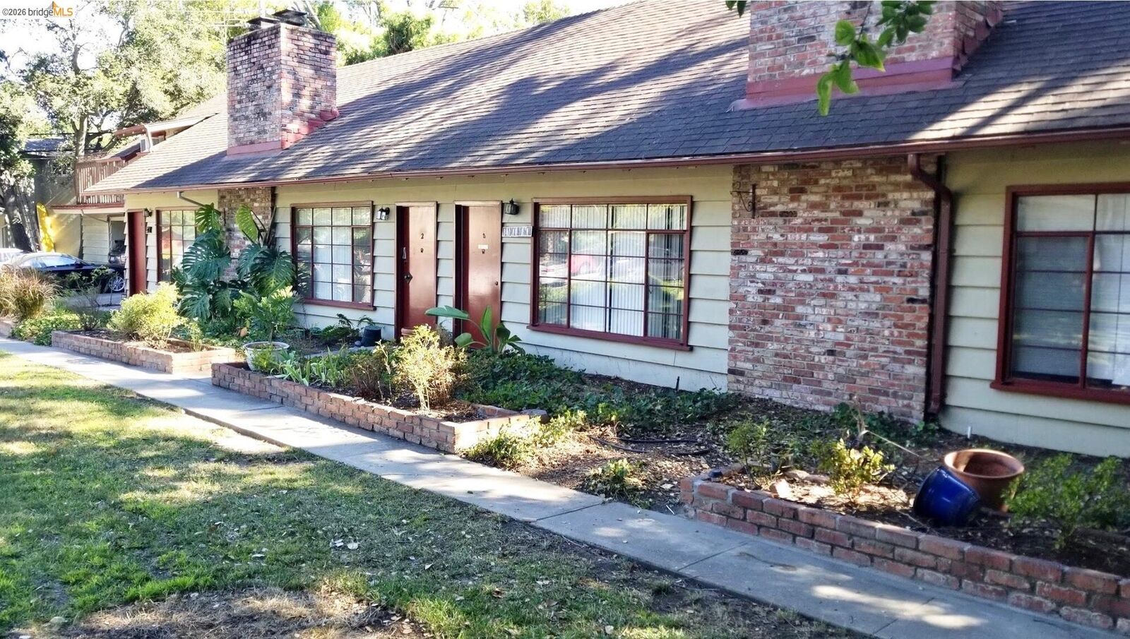Property Photo:  21 Waverley Ct 2  CA 94025 