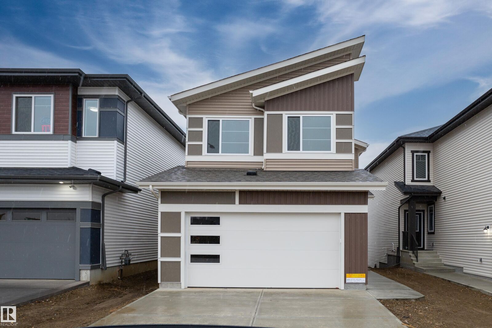 Property Photo:  240 21 Street SW  AB T6X 3R3 