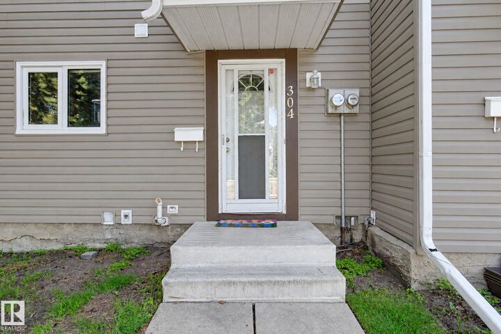 Property Photo:  304 Spruce Glen  AB T7X 2J7 