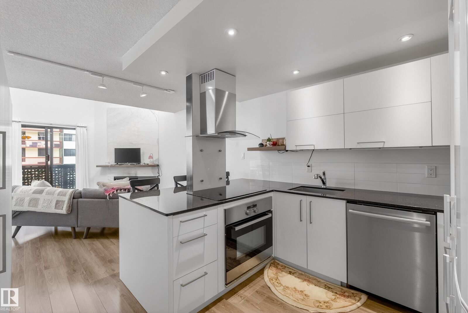 Property Photo:  10148 118 Street NW 302  AB T5K 1Y4 