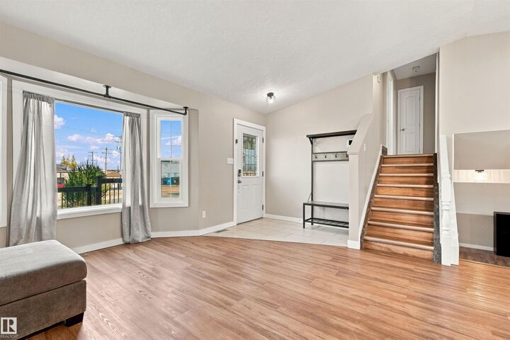 Property Photo:  625 12 Street  AB T9M 1B1 