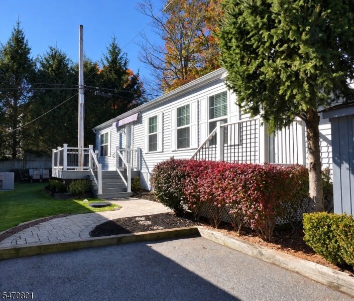 Property Photo: 5 Makepeace Dr. NJ 07438