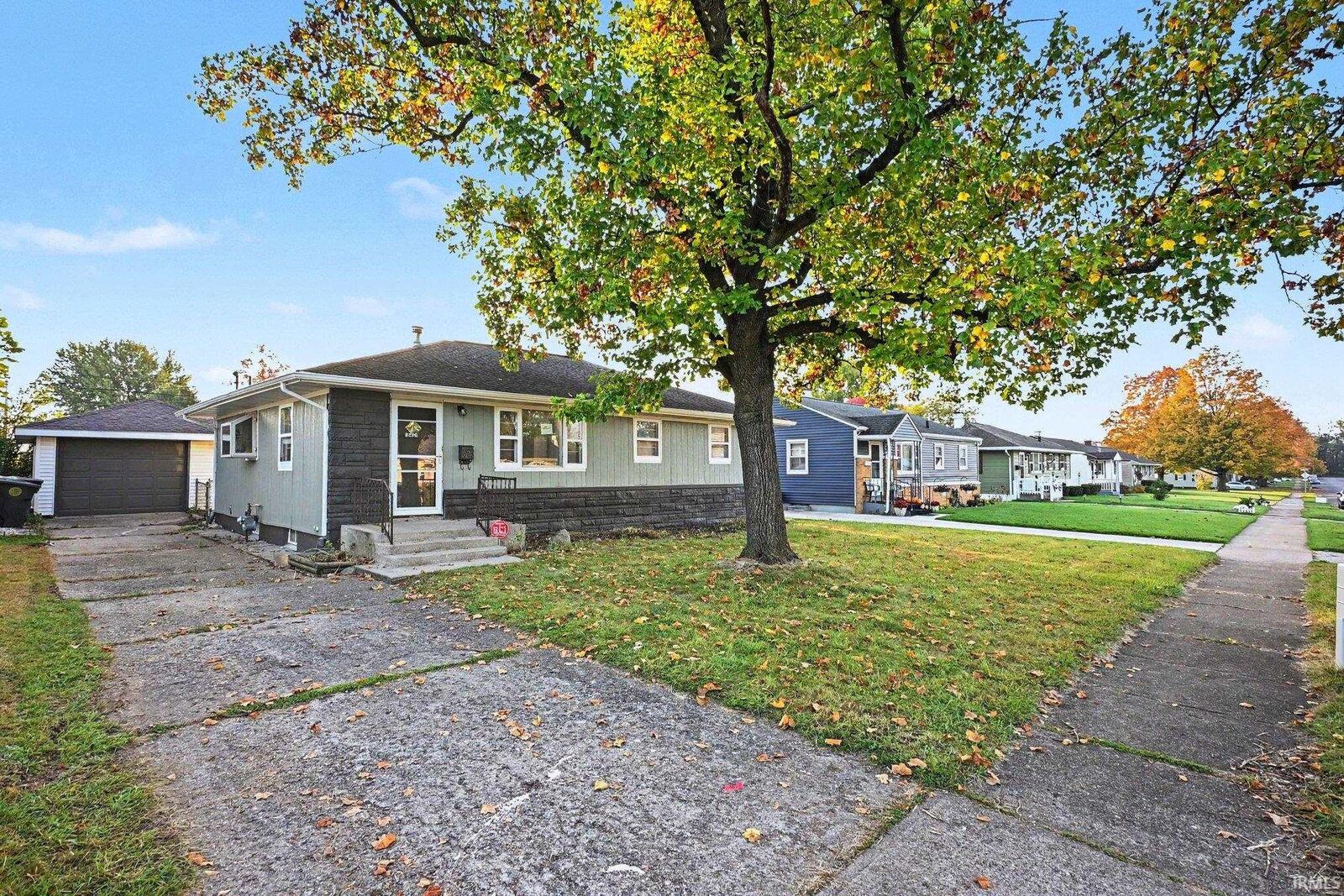 Property Photo: 1632 N Kenmore Street IN 46628-1447