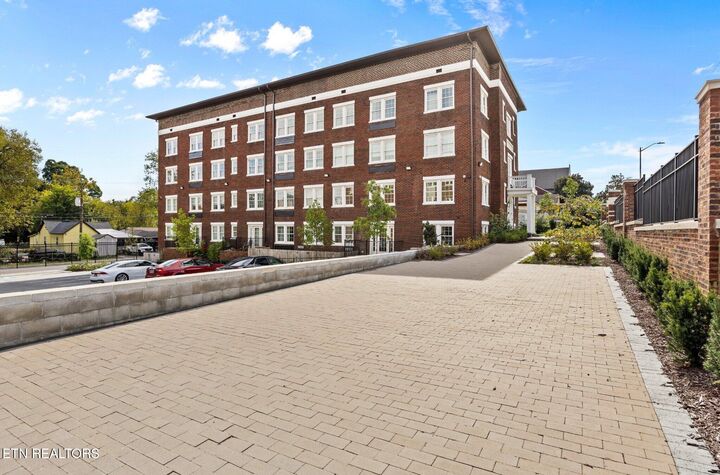 Property Photo:  2724 E Magnolia Ave 101  TN 37914 