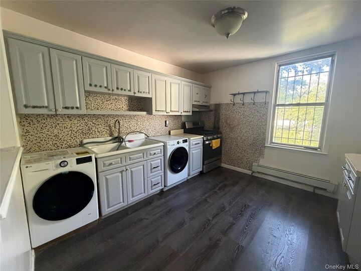 Property Photo: 4529 Carpenter Avenue NY 10470