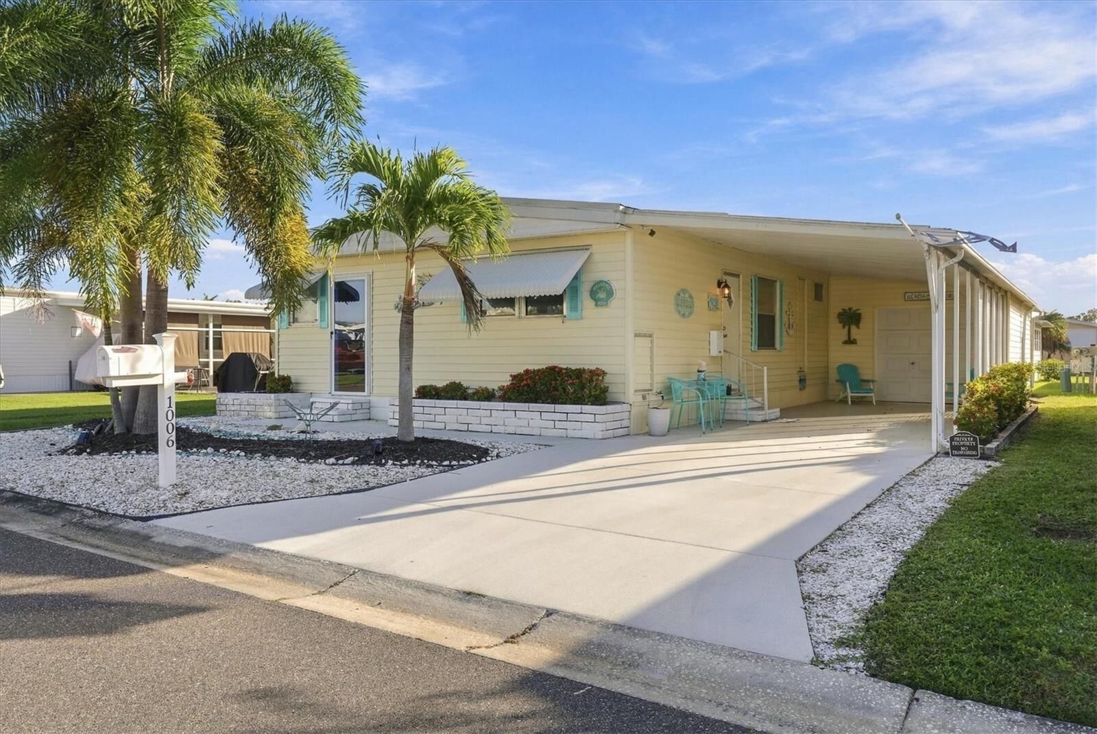 Property Photo:  1006 44th Avenue Drive E  FL 34222 