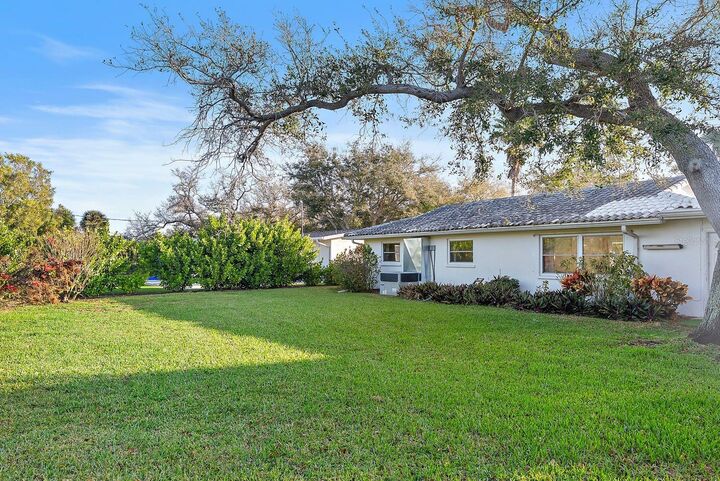 Property Photo: 514 Harbor Drive S FL 34285