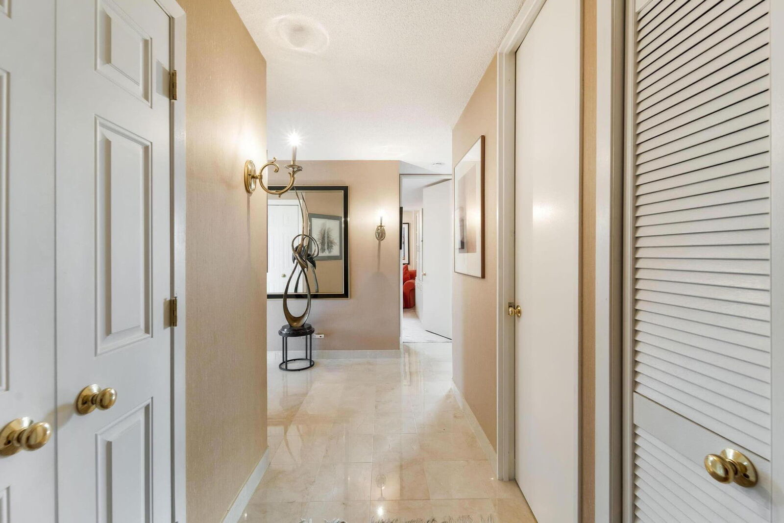 Property Photo: 929 N Astor St WI 53202