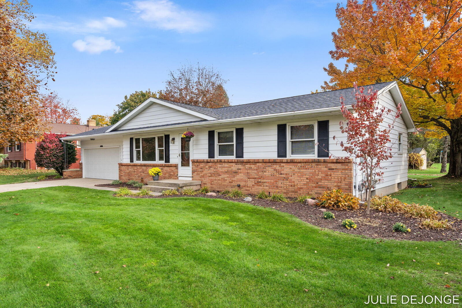 Property Photo: 6192 NE Blythefield Avenue NE MI 49341