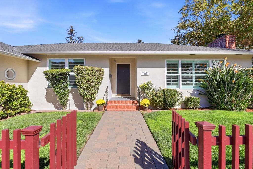 Property Photo:  1315 Maple Street  CA 94402 