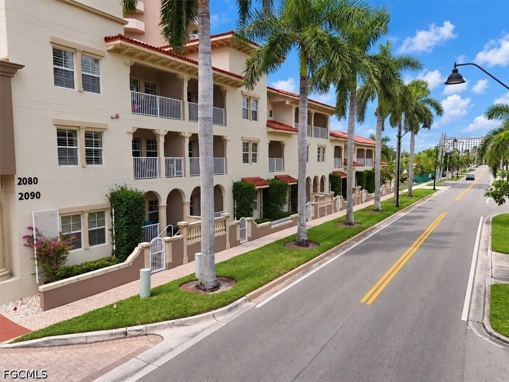Property Photo:  2080 W 1st Street 108  FL 33901 