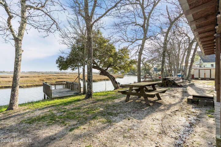 Property Photo:  484 Little Kinston Road  NC 28445 