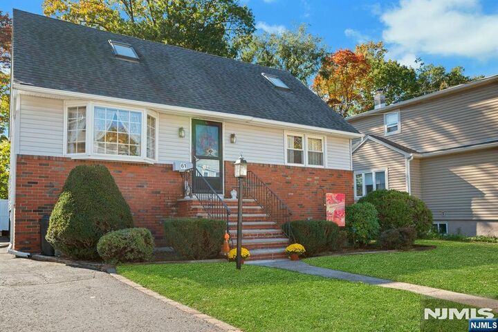 Property Photo:  61 Oak Street  NJ 07662 