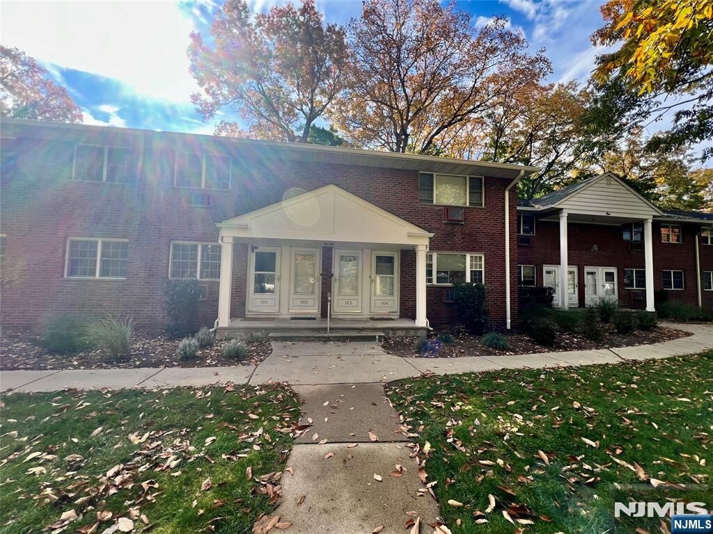 Property Photo:  104 Washington Drive 104  NJ 07446 