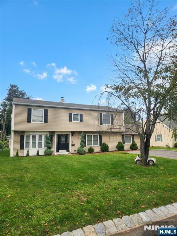Property Photo:  8 Voorhis Place  NJ 07444 