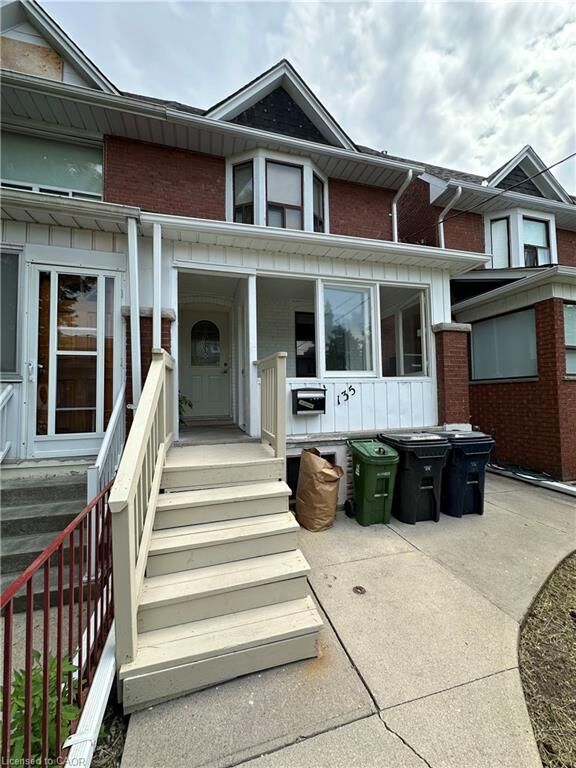 Property Photo:  135 Hope Street 1  ON M6K 1K2 
