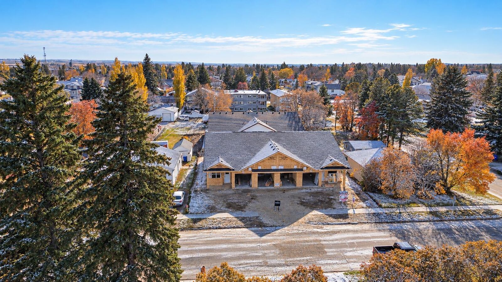 Property Photo: 5463 55 Avenue 2 AB T4L 1M1
