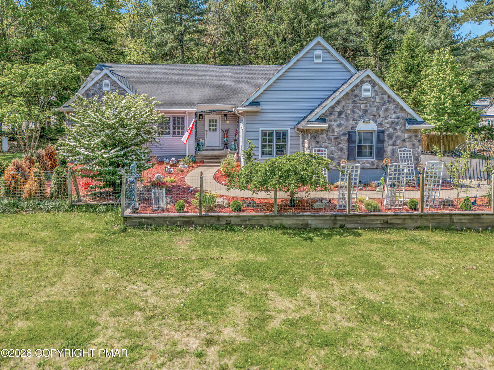 Property Photo: 4 Jonathans Way PA 18332