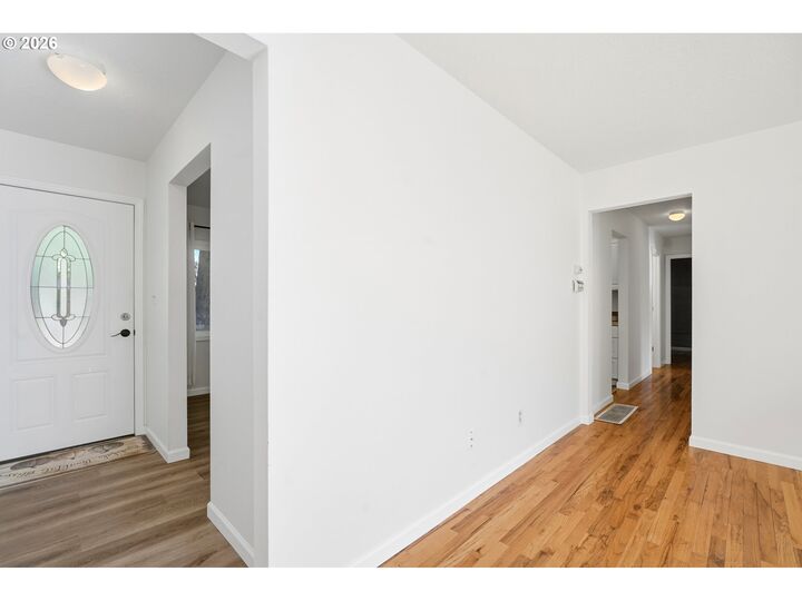 Property Photo:  4304 SE Fieldcrest Dr  OR 97222 