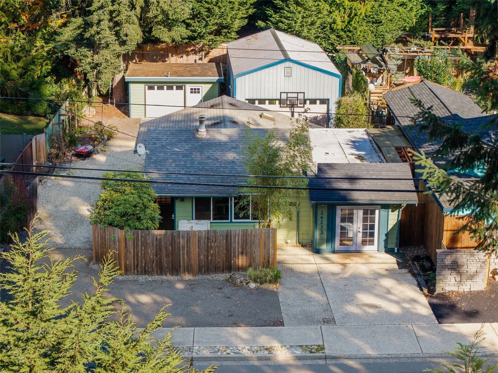 Property Photo: 24233 Firdale Avenue WA 98020