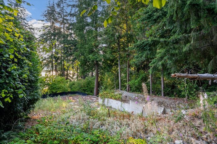 Property Photo:  2845  103rd Avenue SE  WA 98004 