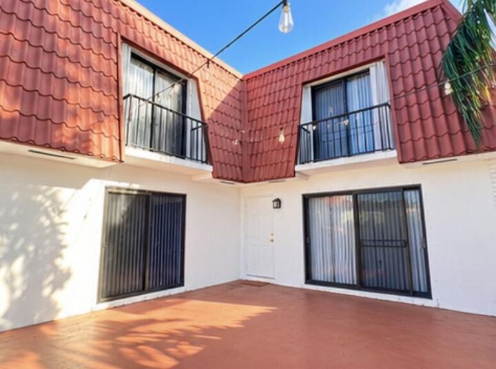 Property Photo: 1402 Harvard Lane 12-B FL 33426