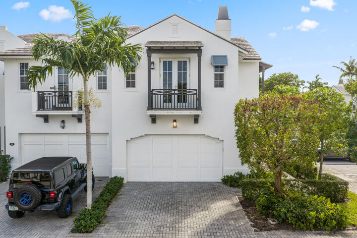Property Photo:  914 St George Boulevard  FL 33483 