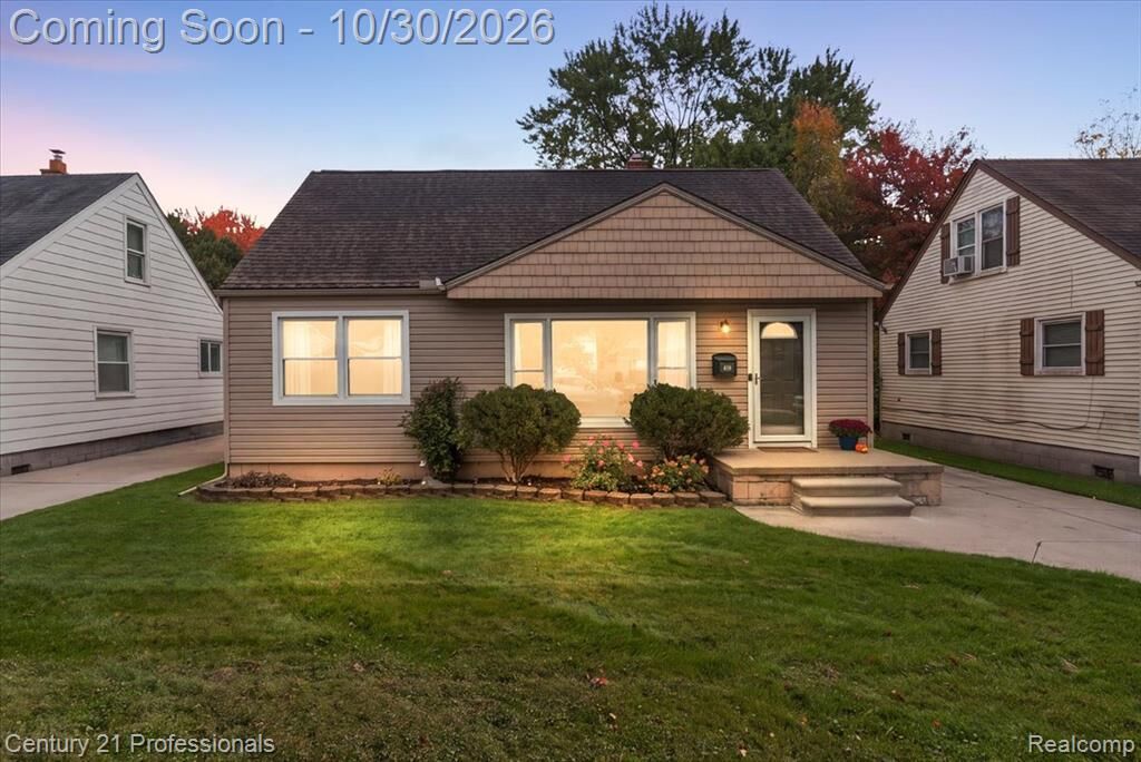 Property Photo:  409 S Chocolay Avenue  MI 48017 