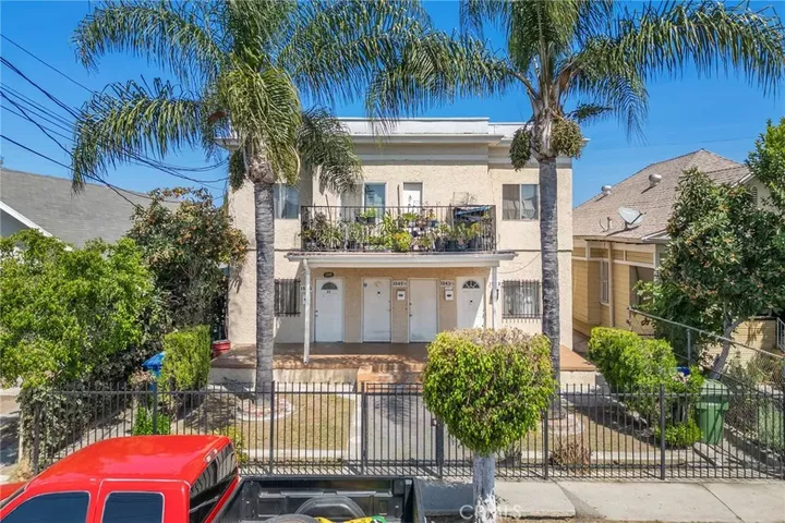 Property Photo:  1543-1/2 W 22nd  CA 90007 