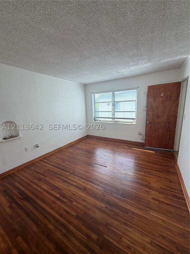 Property Photo:  16 Santillane Ave 4  FL 33134 