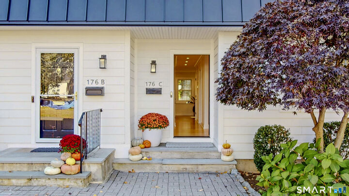 Property Photo: 176 Summer Street C CT 06840
