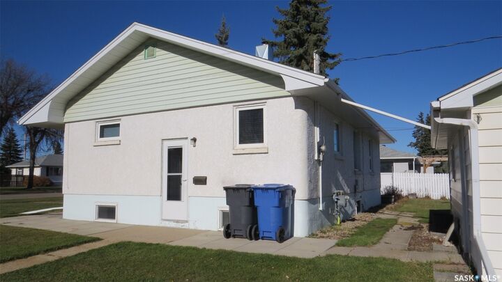 Property Photo: 1006 Main Street SK S0A 2P0