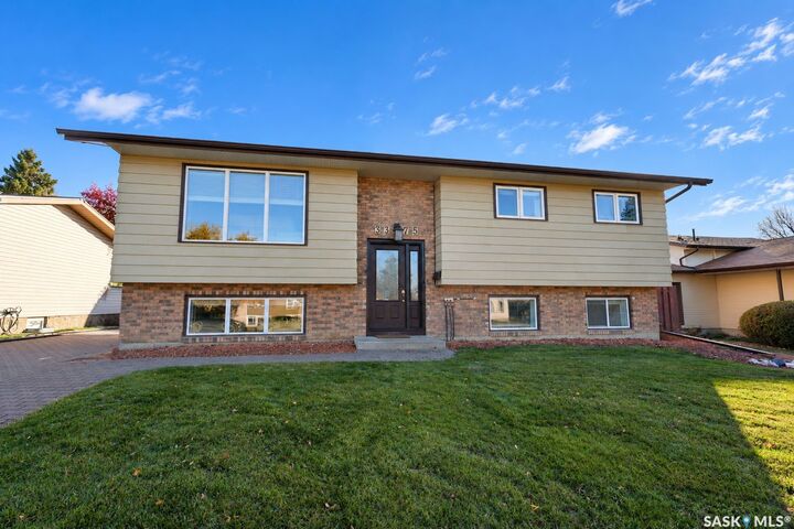 Property Photo:  3375 Dent Crescent  SK S6V 7H1 