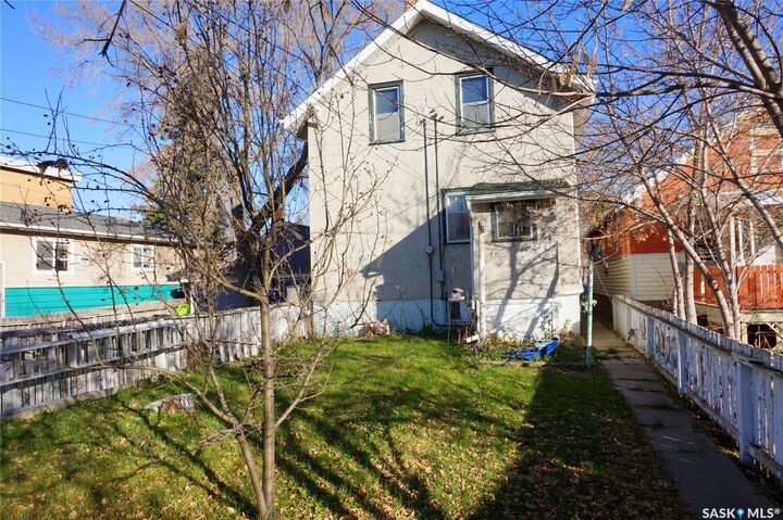 Property Photo:  1912 Wallace Street  SK S4N 4A2 