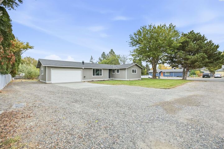Property Photo: 2705 S Quincy WA 99337