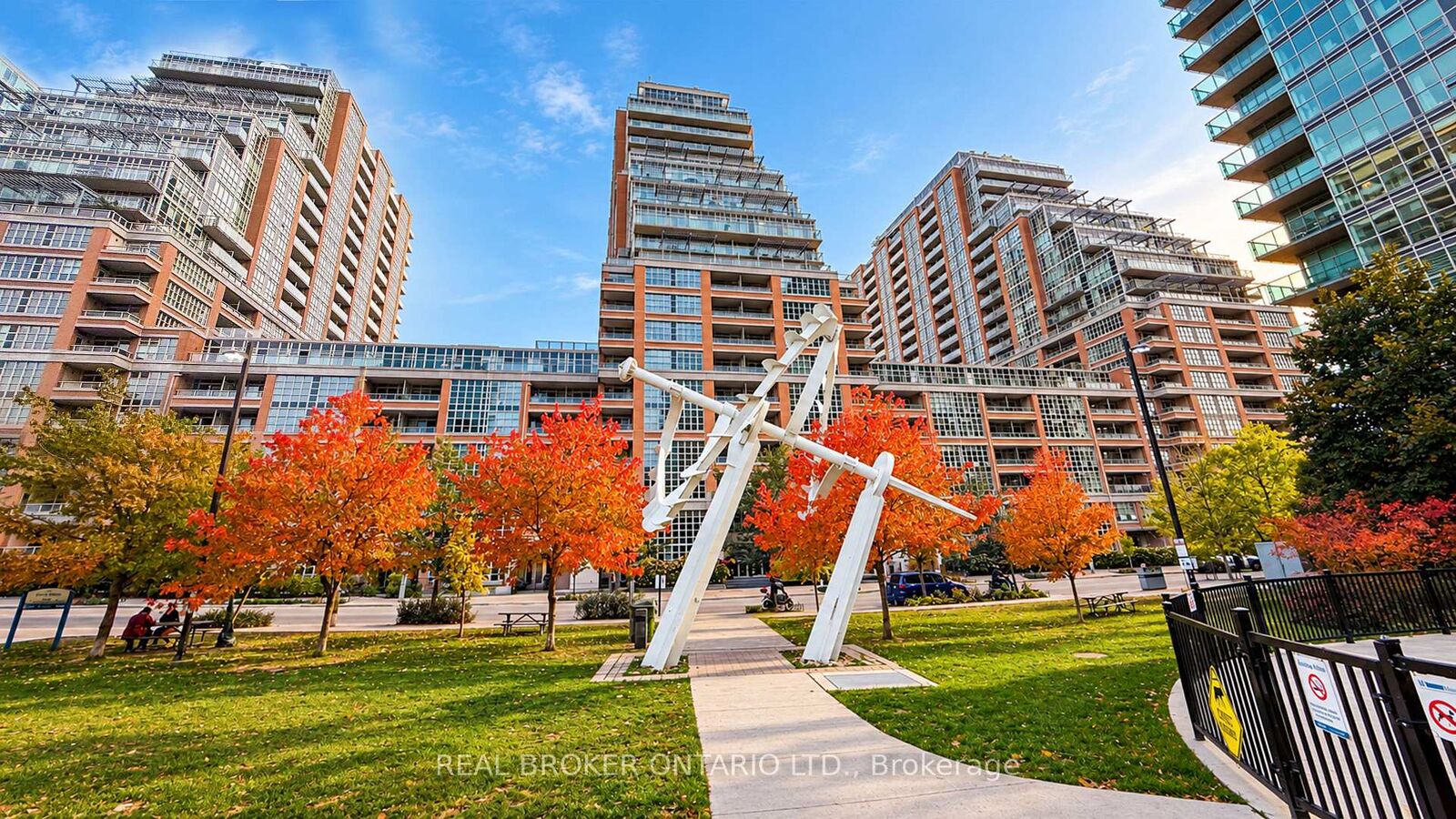 Property Photo:  75 East Liberty Street 2009  ON M6K 3R3 
