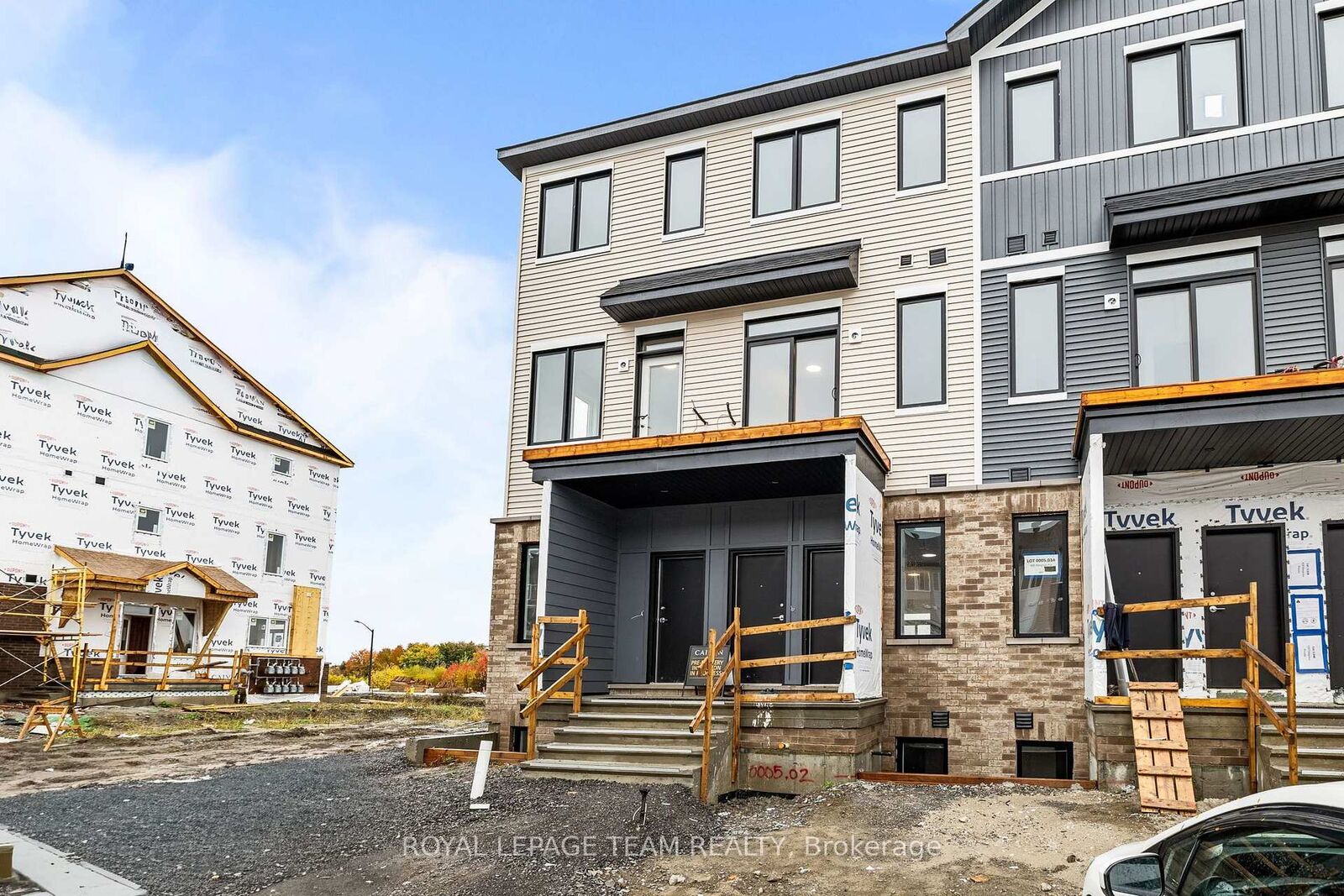 Property Photo:  434 Stargrass Private  ON K2J 6G3 