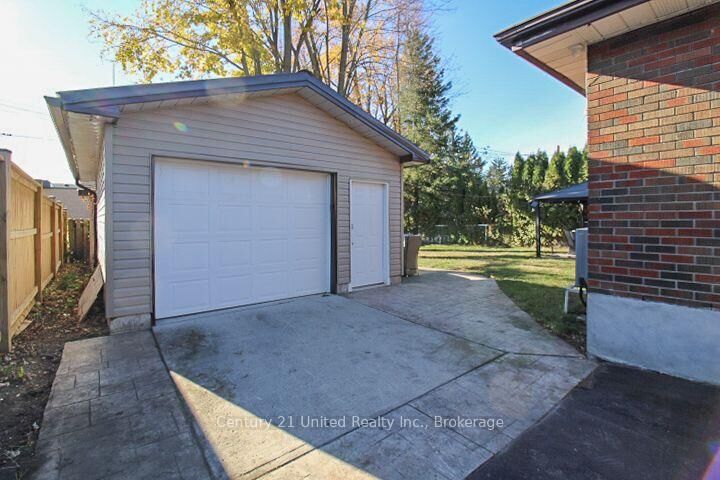 Property Photo:  851 Timothy Street  ON K9H 6H5 