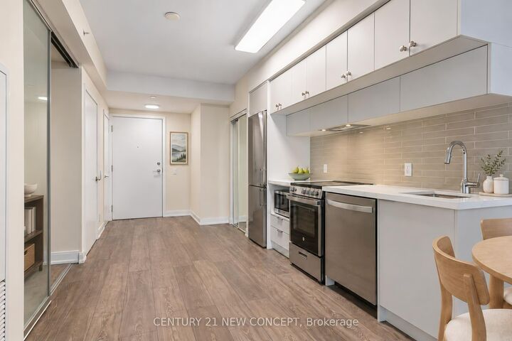 Property Photo:  181 Dundas Street E 902  ON M5A 1Z4 