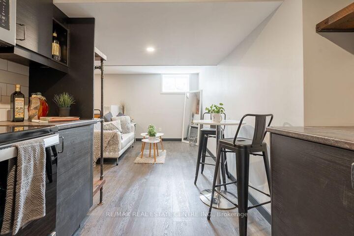 Property Photo:  676 Rymal Road E 2  ON L8W 1B3 