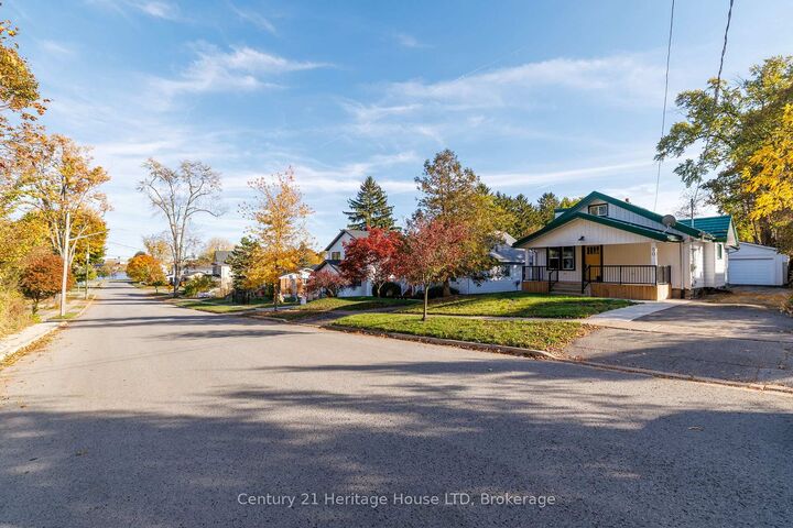 Property Photo: 50 Murray Street ON L2A 2A4